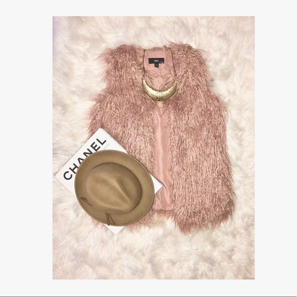 Mossimo Supply Co. Jackets & Blazers - Mossimo blush fur vest